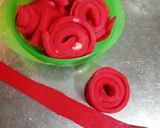 Foto del paso 7 de la receta: Rolls Esponjosos de Gomitas Caseras con Dos Ingredientes ❤️🌹🍬