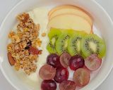 Foto langkah ke 2 dari resep Yogurt Bowl.