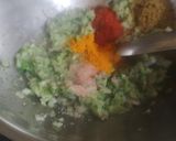 A picture of step 3 of Moth beans usal.