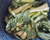 Foto langkah ke 2 dari resep Cah Pakcoy Bawang Putih.