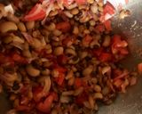 A picture of step 3 of White and Red Lobia Basket salad.