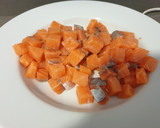 Foto del paso 2 de la receta: Poke bowl de quinoa y salmón