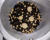 A picture of step 2 of Dal Makhani.