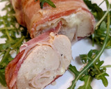 Foto del paso 5 de la receta: Pechuga de pollo rellena de jamón y queso envuelta con bacon ahumado