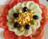 Foto del paso 3 de la receta: Ensalada de tomate y pepino