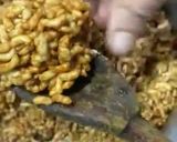 A picture of step 5 of Murmuray ke ladoo.