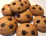 Hình bước làm 4 của món Bánh quy dâu rừng - chocolate trắng và bánh quy chocolate đen