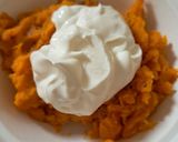 Foto del passaggio 2 della ricetta Risotto alla zucca con yogurt greco