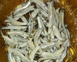 Foto langkah ke 1 dari resep Tumis Daun Kencur Teri Rawit Bumbu Sederhana.