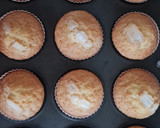 Foto del paso 2 de la receta: Muffins de vainilla fáciles, económicos y sin balanza 🧁 Magdalenas básicas que no fallan 🧁