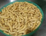 A picture of step 2 of Dahi phulkiyan.