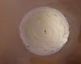 Foto del passaggio 2 della ricetta Crema per decorare cupcakes o muffin 🧁