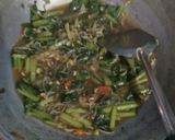 Foto langkah ke 3 dari resep 62.Tumis Sawi Taoge.
