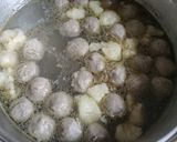 Foto langkah ke 4 dari resep Bakso Iga Kuah Pedas Simpel.