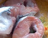 Foto langkah ke 3 dari resep Ikan Jambal Kuah Kuning.