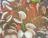 Foto del paso 4 de la receta: Arroz caldoso con almejas y espárragos🌶