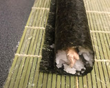 Foto del paso 8 de la receta: Maki y uramaki 🍣🍙🍚🍤🇯🇵🇯🇵🇯🇵