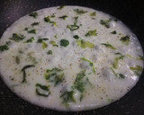 Foto del paso 2 de la receta: Tortilla de claras con hierbas frescas rellena de pavo