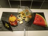 Barbecue csirke édesburgonya chipssel, zellerrel és cukkínivel