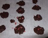 Foto del paso 4 de la receta: Roquitas de chocolate negro