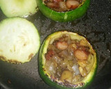 Foto del paso 5 de la receta: Calabacín redondo relleno de verdura y bacon