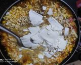 A picture of step 2 of Cheese maggi noodles.