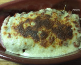 Foto del paso 4 de la receta: Salchichas frescas en salsa de queso gratinadas