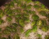 Foto del paso 3 de la receta: "Raxo a Galega" con pimientos de Padrón y patatas fritas