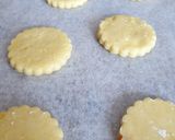 Hình bước làm 3 của món Cookie trứng muối