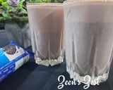 A picture of step 3 of Oreo Milkshake.