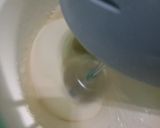 Foto langkah ke 4 dari resep Marmer Cake ala Pak Sahak (all in one method).