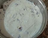 A picture of step 6 of Biscuit ice cream cake.
