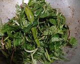 Foto langkah ke 2 dari resep Tumis Kangkung Terasi.