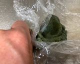 A picture of step 3 of Japanese Kawaii Kusa-Mochi.