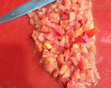 Foto del paso 2 de la receta: Pollo estofado a la moruna con patatas y pasas