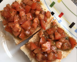 Foto del paso 2 de la receta: Tostadas con tomate y queso fresco🍅