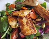 Foto del paso 4 de la receta: Ensalada de espinacas con halloumi y pollo