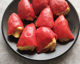 Foto del paso 1 de la receta: Pimientos de piquillo rellenos de bacalao en salsa de pimiento