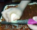 صورة لخطوة 2 من وصفة كوكا مورقة بالسبانخ وصلصة الطماطم