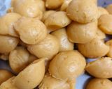 Foto langkah ke 3 dari resep Thumbprint cookies.