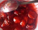 Foto langkah ke 2 dari resep Korean Strawberry Milk.