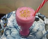 A picture of step 4 of Strawberry thandai.