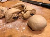 Raisin buns - home baking with fun!