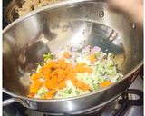 A picture of step 2 of Vegetable brown bread upma.