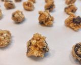 Foto langkah ke 5 dari resep Cryspi Chocolate Chip Cookies.