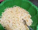 Foto langkah ke 1 dari resep Mie Goreng Simple.