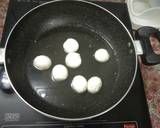 A picture of step 4 of Manohara Sondesh.