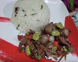 Foto langkah ke 12 dari resep Nasi daun jeruk + Oseng teri bawang.