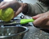 Foto del paso 1 de la receta: Tapitas Fit de limón para alfajorcitos 🍋└⁠|⁠∵⁠|⁠┐⁠♪