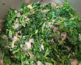 صورة لخطوة 3 من وصفة 🥬 سبانخ بصلصه الطماطم 🥬🍅